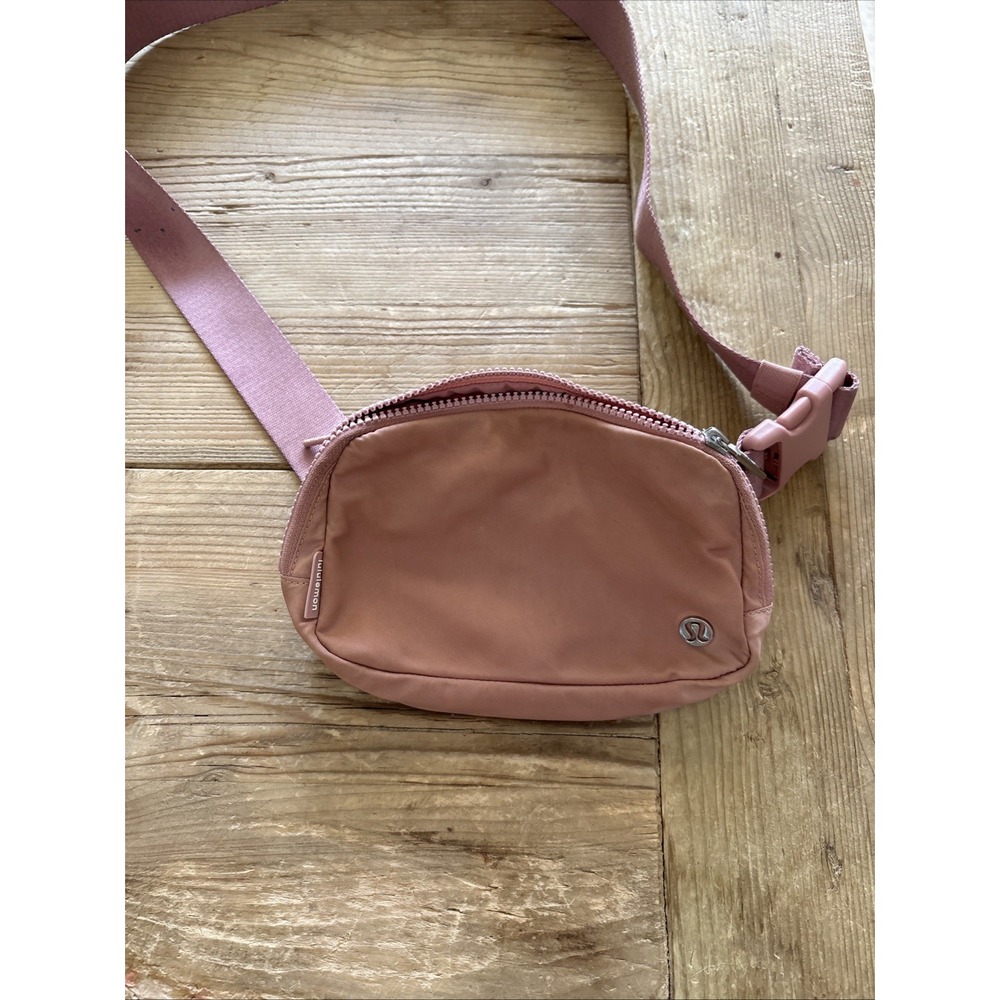 Lululemon Everywhere Belt Bag 1L Pastel Pink Travel Athletic